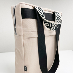 Fixer les bretelles du sac à dos