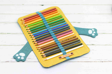 Finir la pochette à crayons