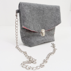 Fixer la chaîne au sac