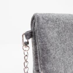 Fixer la chaîne au sac