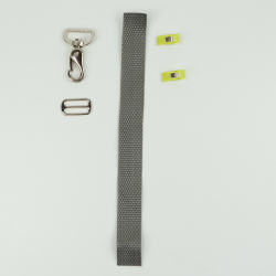 Klappengurt mit Karabiner vorbereiten