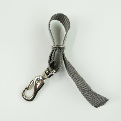 Klappengurt mit Karabiner vorbereiten