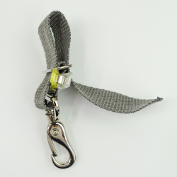 Klappengurt mit Karabiner vorbereiten