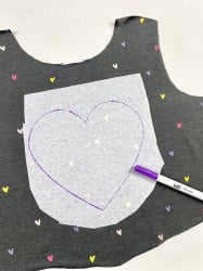 Repasser l'entoilage et dessiner le motif