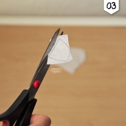 Couper l'entoilage thermocollant