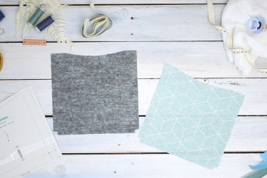 Découper le compartiment pour les couches et la poche pour lingettes humides