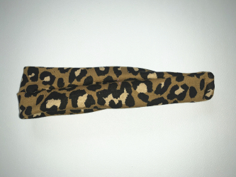 Plier le tube de tissu puis coudre