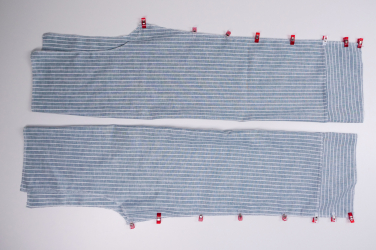 Coudre les bords intérieurs du pantalon