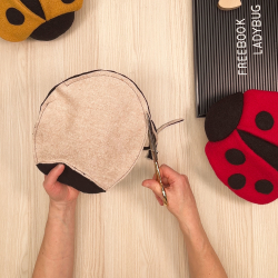 Ober- und Unterkörper zusammennähen