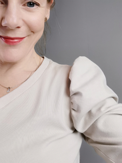 Met pofmouwen! - Malomi Basic Shirt
