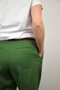 Hose mit Bundfalten
