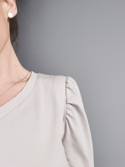 Met pofmouwen! - Malomi Basic Shirt