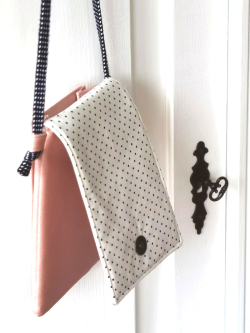 Coudre un mini sac téléphone portable