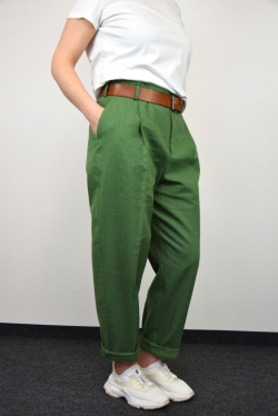 Hose mit Bundfalten