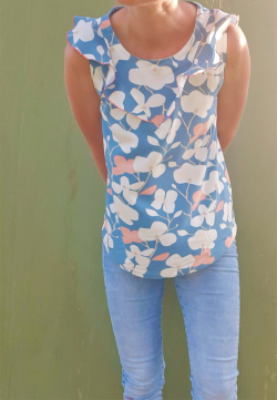 Luftiges Sommertop mit Volants