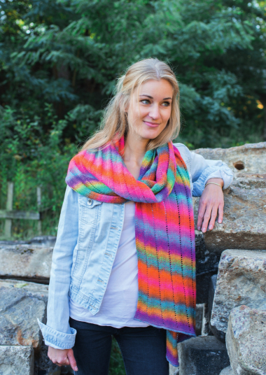 Flotte Socke Kolibri Stola mit Ajourmuster