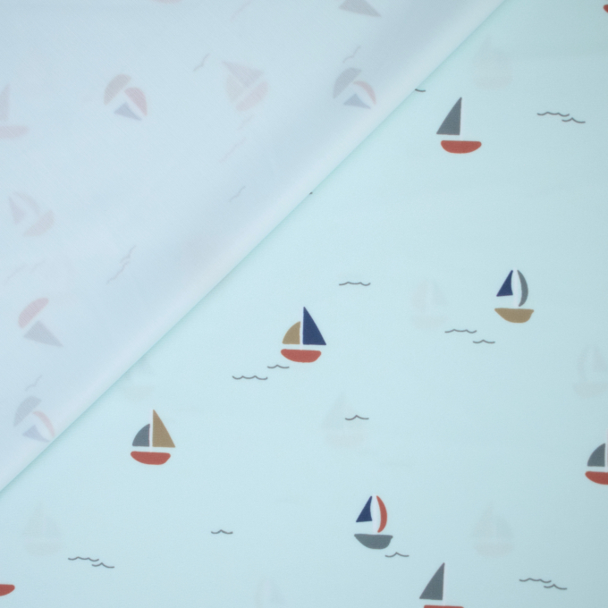 Badpakstof sailboats, pastelblauw
