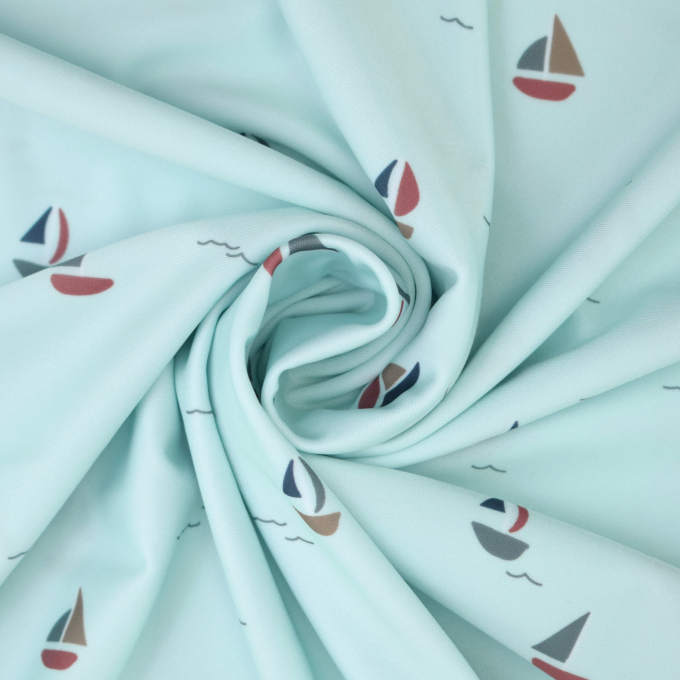 Badpakstof sailboats, pastelblauw
