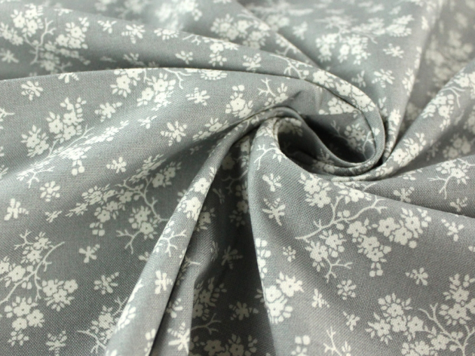Cotton Cottage flowers, grey white