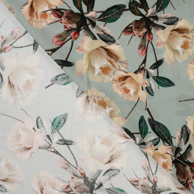 Blousestof Lyocell flowers, vaalgroen