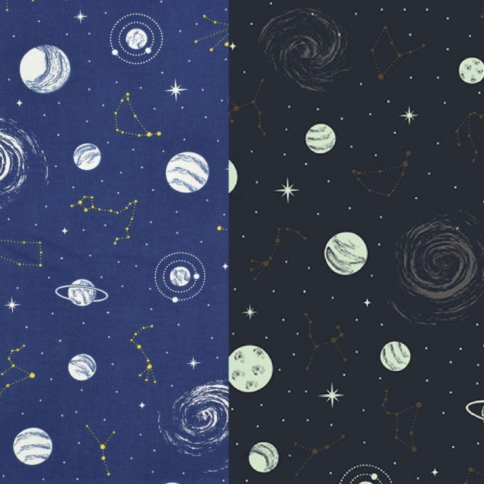 Tissu déco semi panama qui brille dans le noir Galaxies Glow in the Dark, bleu