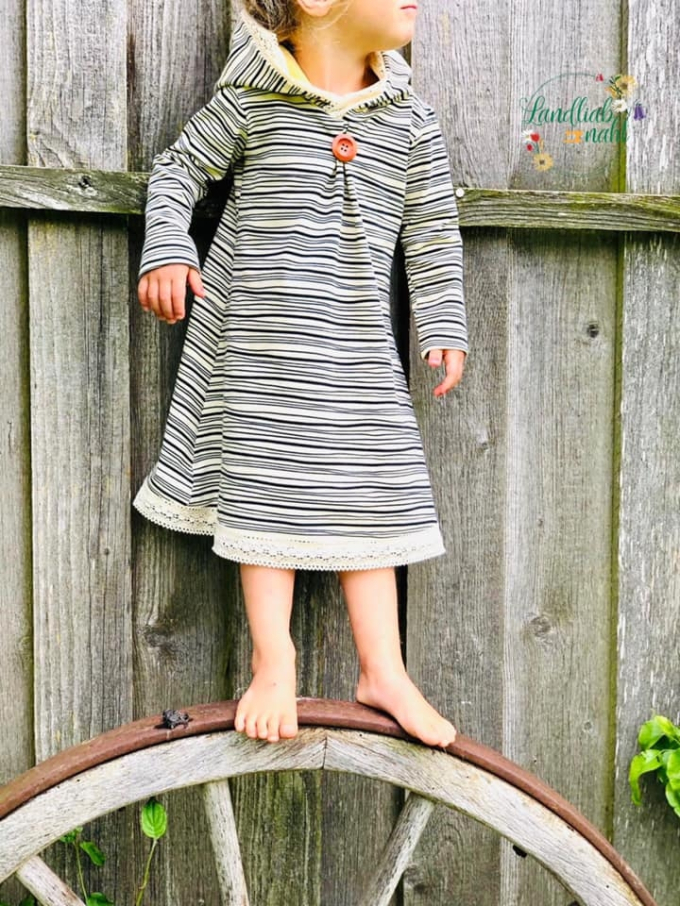 Patron robe à capuche enfant pdf Ba.binaa Patterns, en allemand