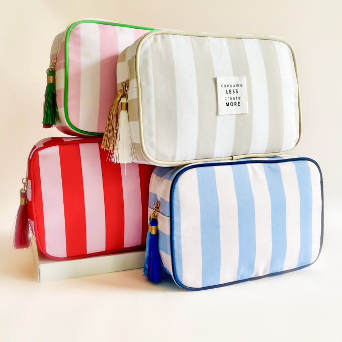 Patron trousse de maquillage pdf Lola Bara Studio, en allemand et anglais
