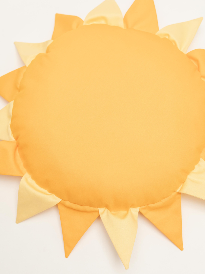Patron coussin soleil pdf byGesa, en allemand & en anglais