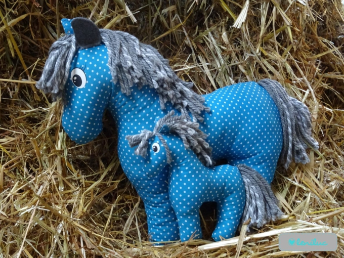 Patron coussin cervical Cheval / Licorne pdf CoelnerLiebe, en allemand