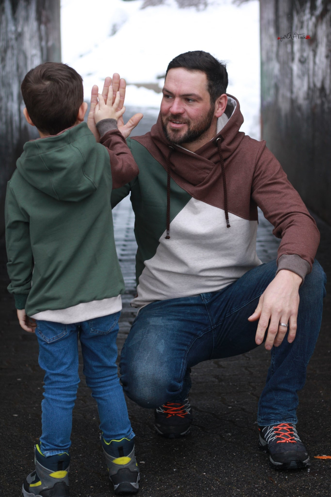 E-Book drei eM's Hoodie Schio Kids - Women - Men, duits