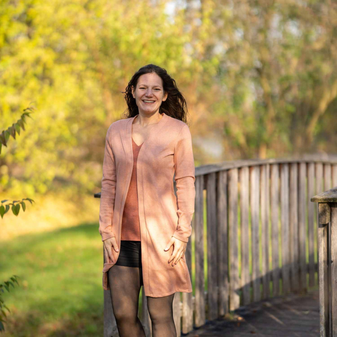 Patron cardigan femme pdf Von Wärme umhüllt Einfach anziehend, en allemand