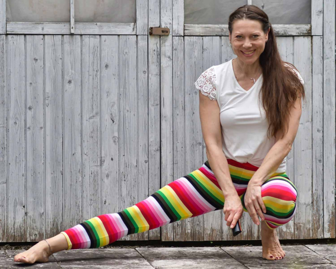 Patron legging / collant femme pdf Heldin in Strumpfhosen Einfach anziehend, en allemand
