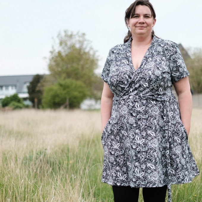 Patron robe cache-coeur femme pdf Aurora Erbsünde, en allemand