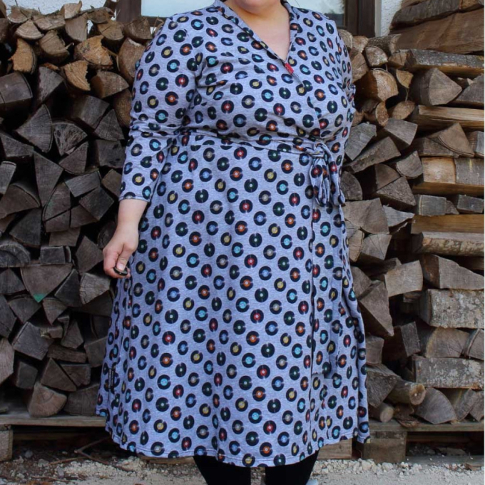 Patron robe cache-coeur femme pdf Aurora Erbsünde, en allemand