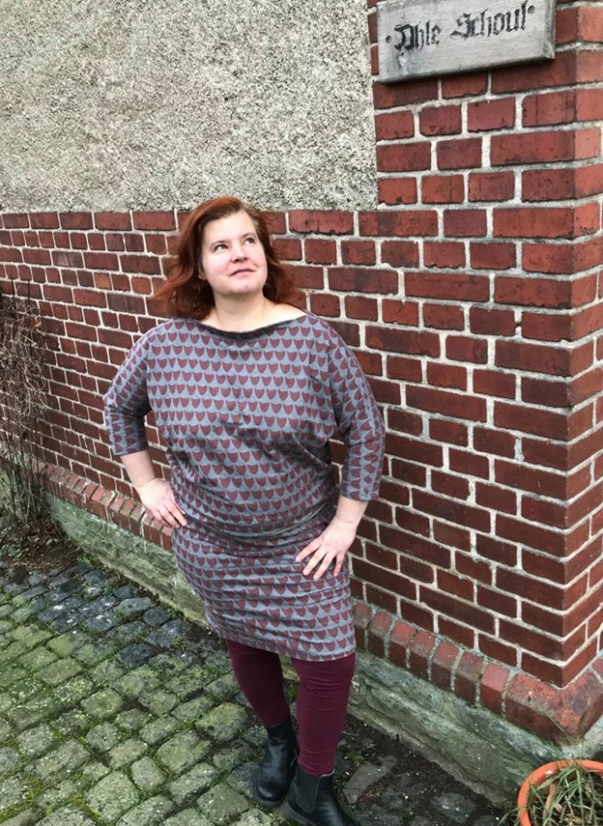 E-Book Erbsünde Kleid mit Fledermausärmeln Veloza, duits
