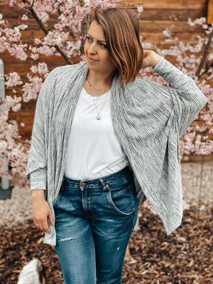 Patron cardigan femme pdf Macapa Erbsünde, en allemand