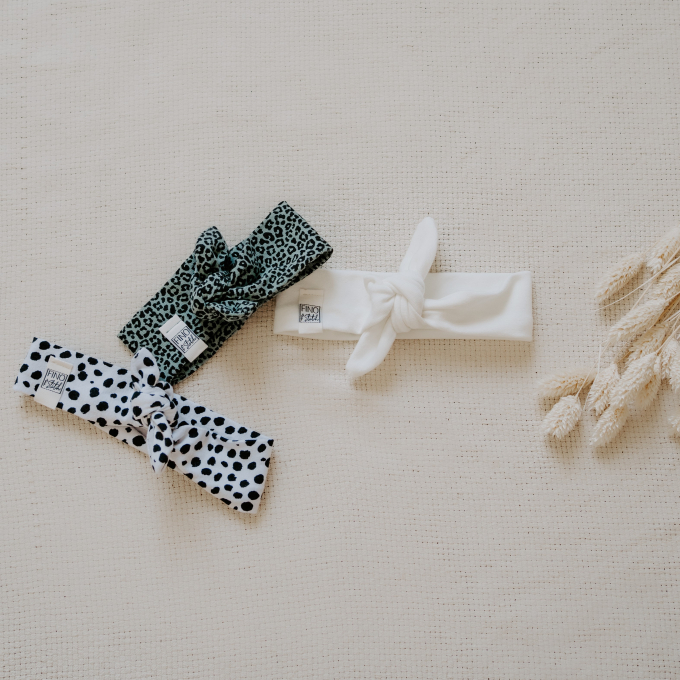 Patron bandeau pour cheveux bébé pdf Aria Fino & Stitch, en allemand