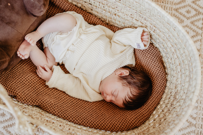Patron pullover bébé pdf Leo Fino & Stitch, en allemand
