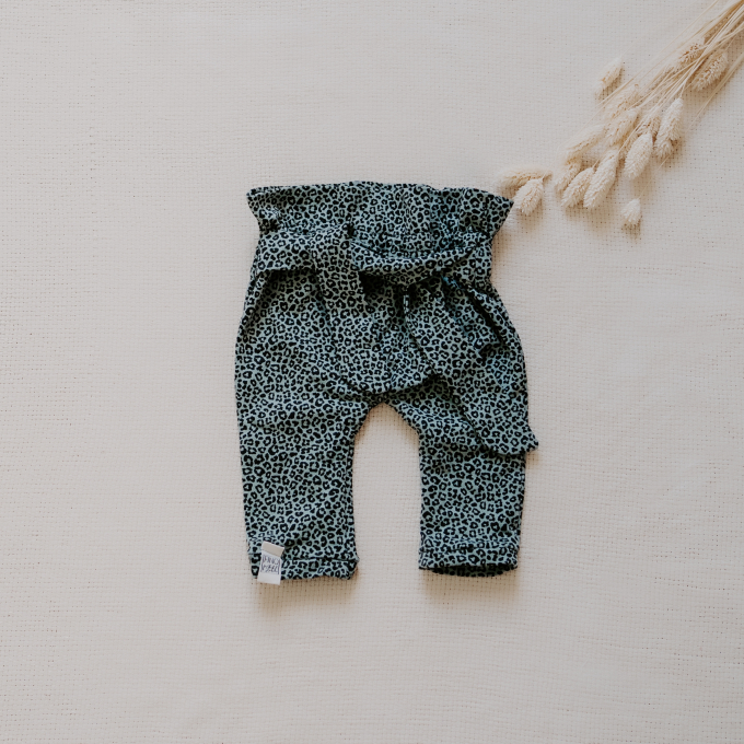 Patron pantalon paperbag bébé pdf Mila Fino & Stitch, en allemand