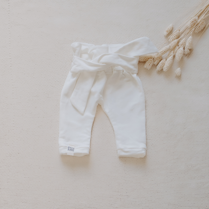 Patron pantalon paperbag bébé pdf Mila Fino & Stitch, en allemand