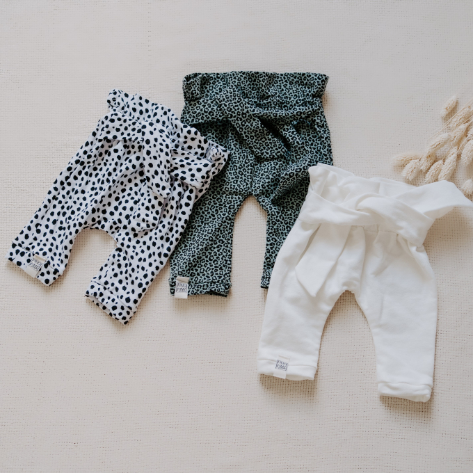 Patron pantalon paperbag bébé pdf Mila Fino & Stitch, en allemand