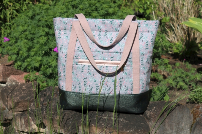 E-Book Frau Schnitte Bucket Bag Laetizia, german