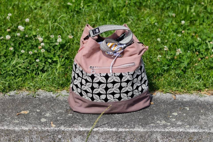 E-Book Frau Schnitte Bucket Bag Laetizia, german