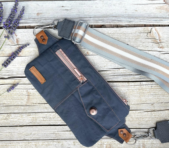E-book Frau Schnitte Crossbody Bag Evin, Duits