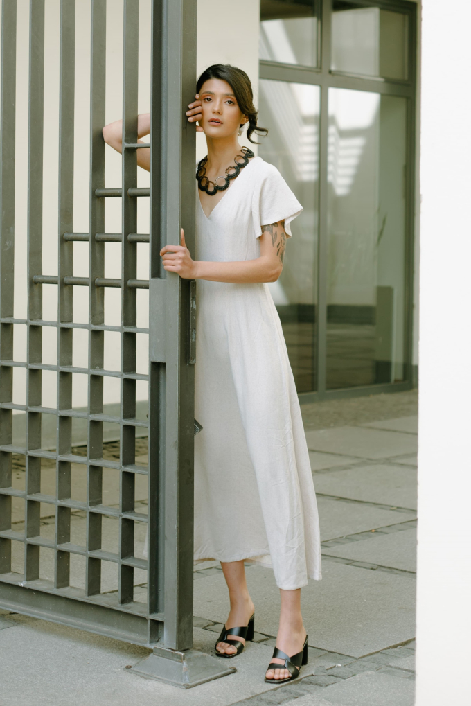 E-book JULIANA MARTEJEVS Midi Kleid mit kurzen Ärmeln, Duits