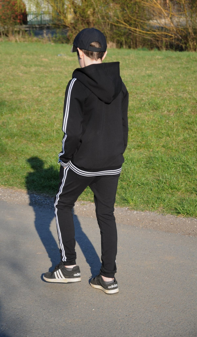 Patron pantalon sweat pdf enfant Bombom Teens Königin Mutter, en allemand