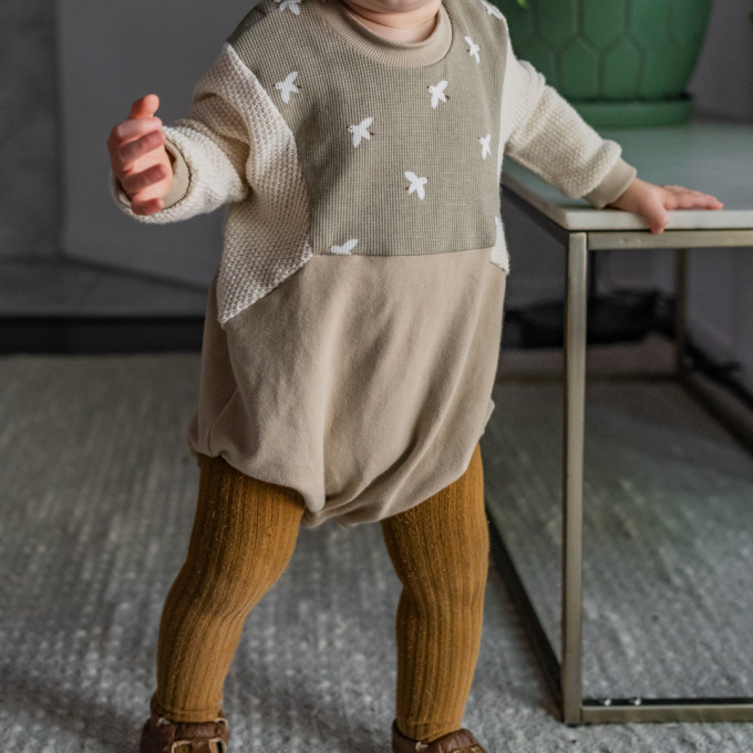Patron combinaison bébé pdf Muckelig Lotte & Ludwig, en allemand