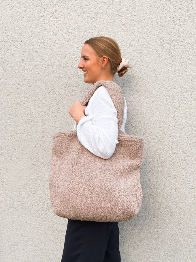 E-book NØT A SÏZE Easy Tote Bag, Duits