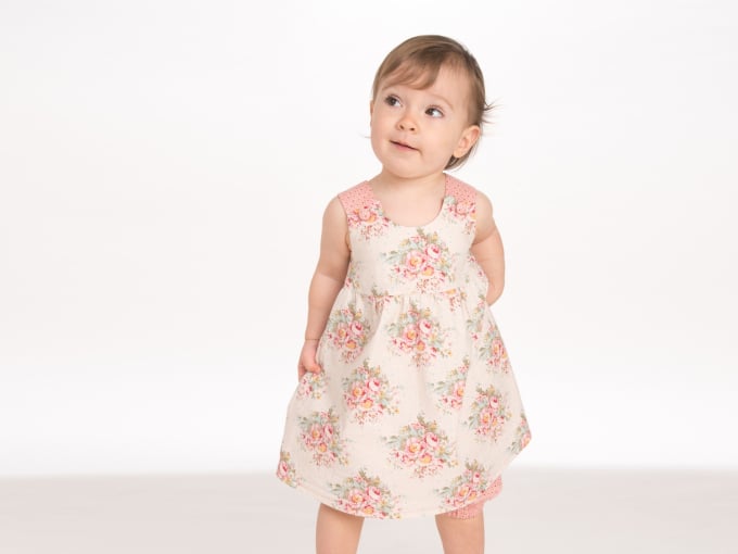 Ebook patron robe bébé Clara Patternforkids, en allemand