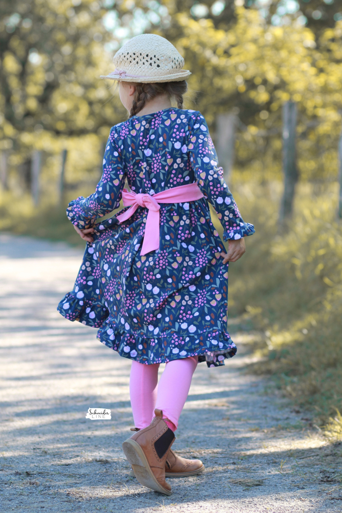 Ebook patron robe enfant Lace Dress Schneiderline, vidéoprojecteur, en allemand